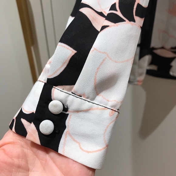 𝅺karl Lagerfeld Floral print ruffle blouse - Picture 4 of 4